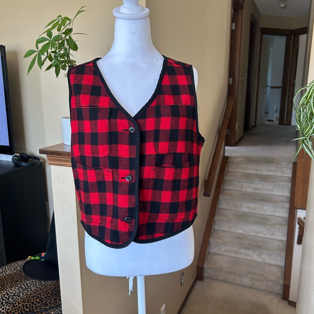 Woolrich Black and Red buffalo Plaid ladies Wool Blend vest